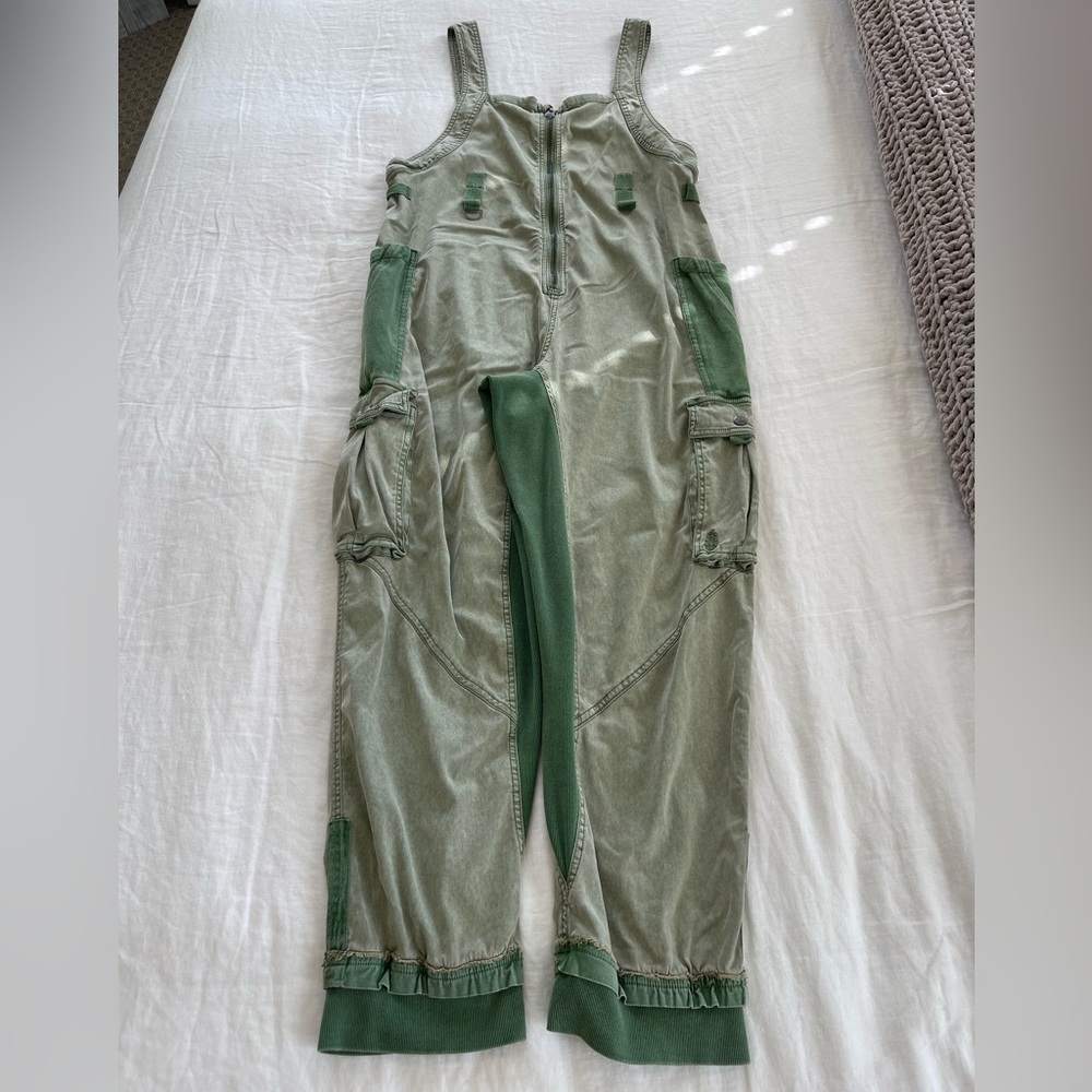 Free People jumpsuit, sage/nice light green, size Lg
